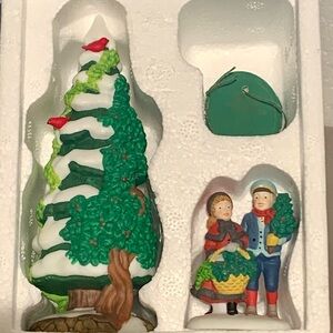Department 56 Heritage Village Collection The Holly and The Ivy